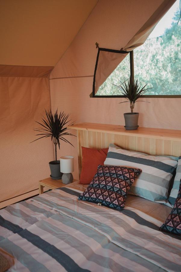 מלון זאטוקה Glamping Mandra מראה חיצוני תמונה